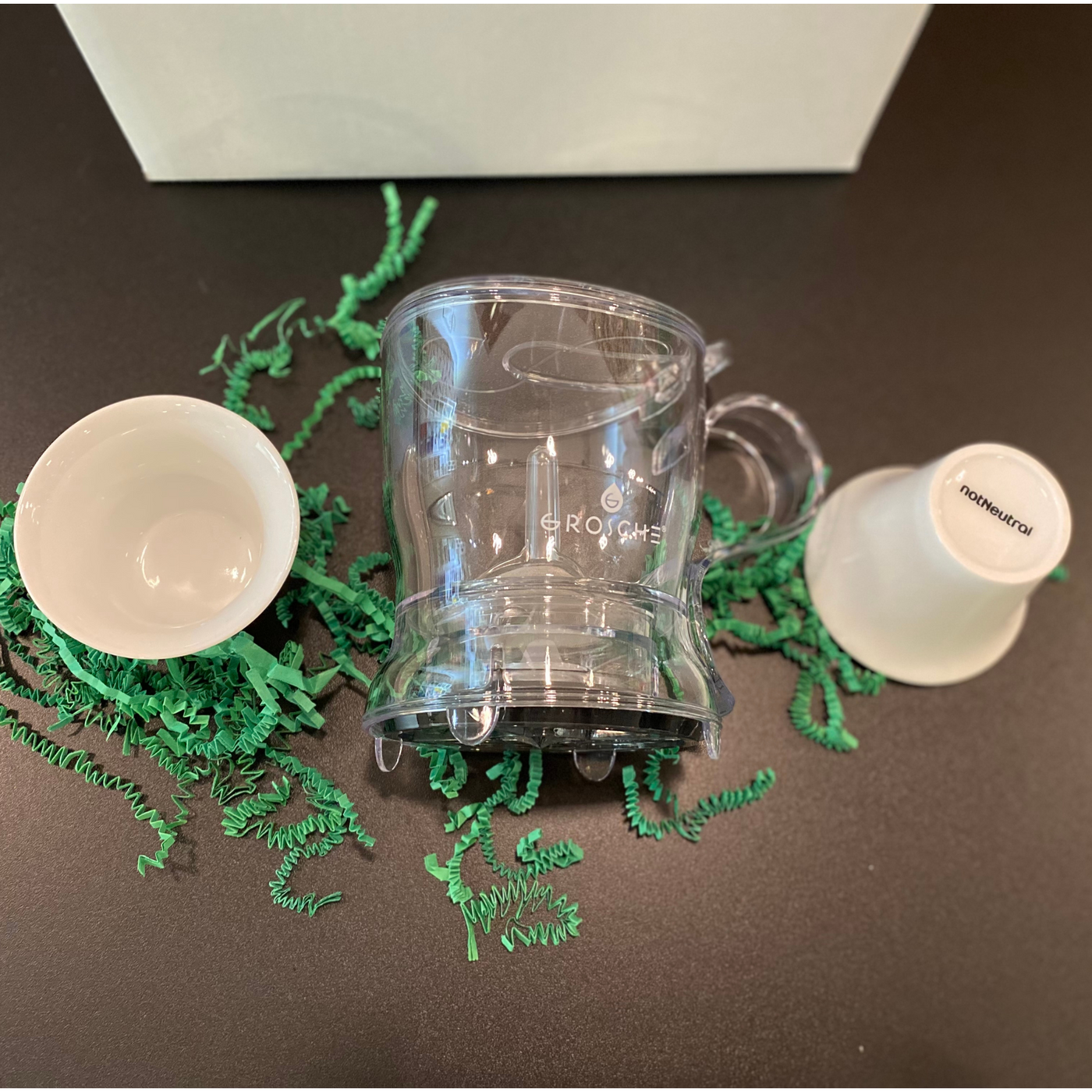 One Grosche Aberdeen tea infuser and two notNeutral Cala 3-oz tasting cups; includes a gift box